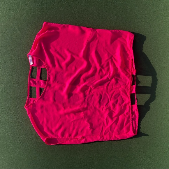 Top - Picture 2 of 3